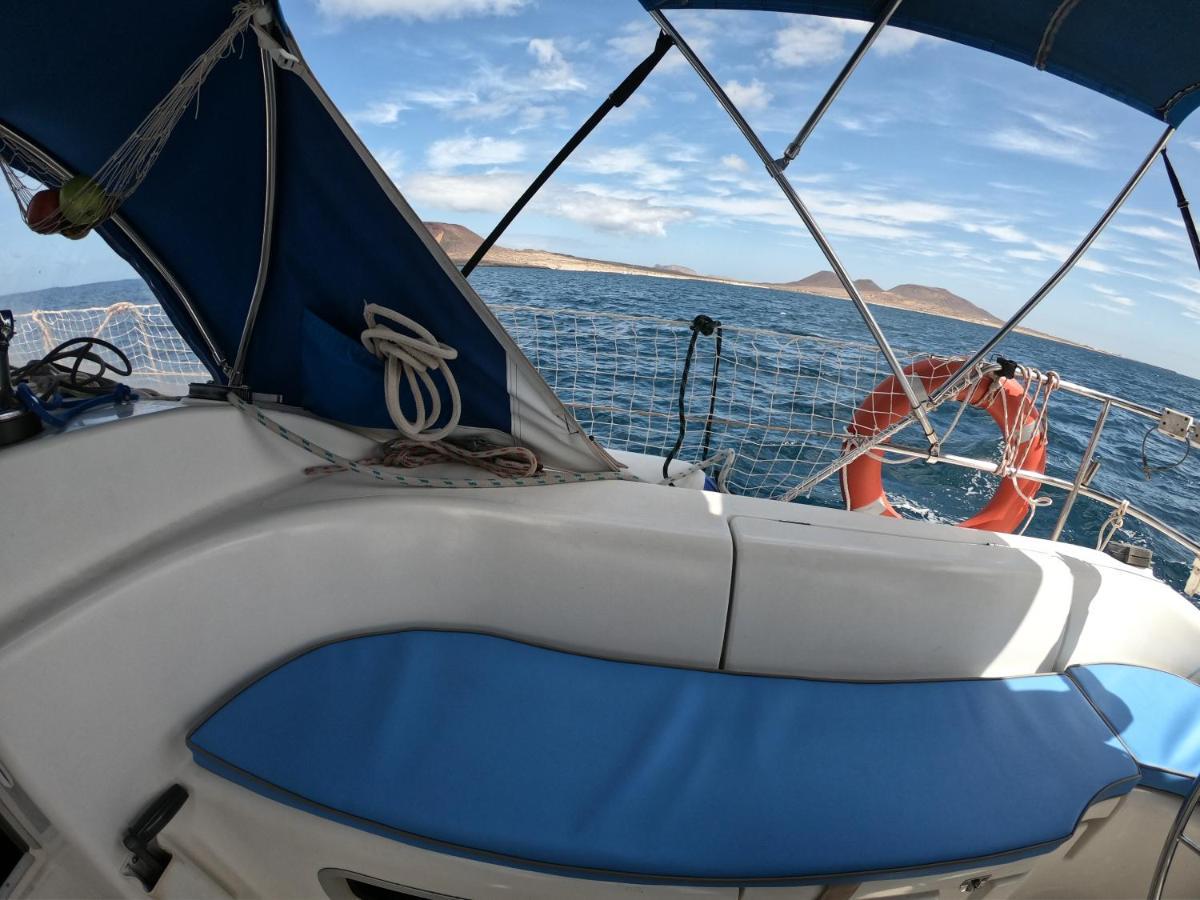 Magnifico Barco En La Graciosa Hotell Caleta de Sebo Exteriör bild