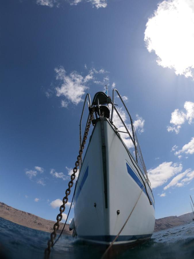 Magnifico Barco En La Graciosa Hotell Caleta de Sebo Exteriör bild