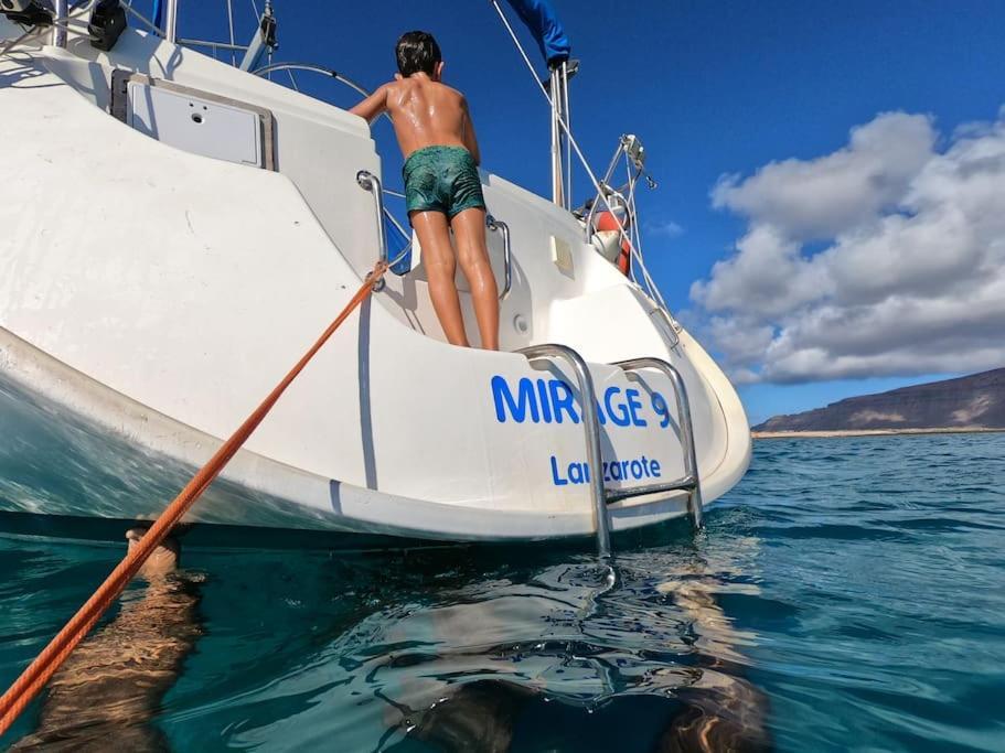 Magnifico Barco En La Graciosa Hotell Caleta de Sebo Exteriör bild