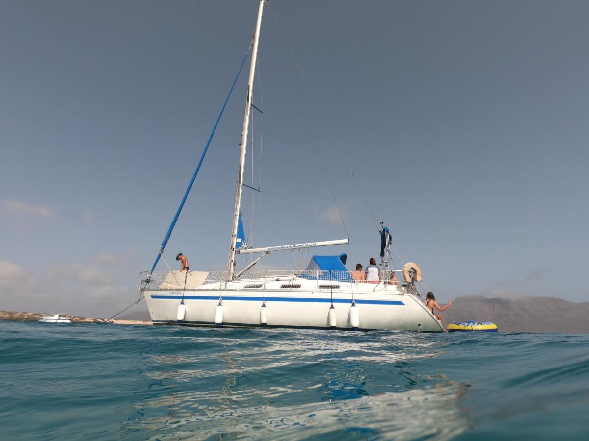 Magnifico Barco En La Graciosa Hotell Caleta de Sebo Exteriör bild