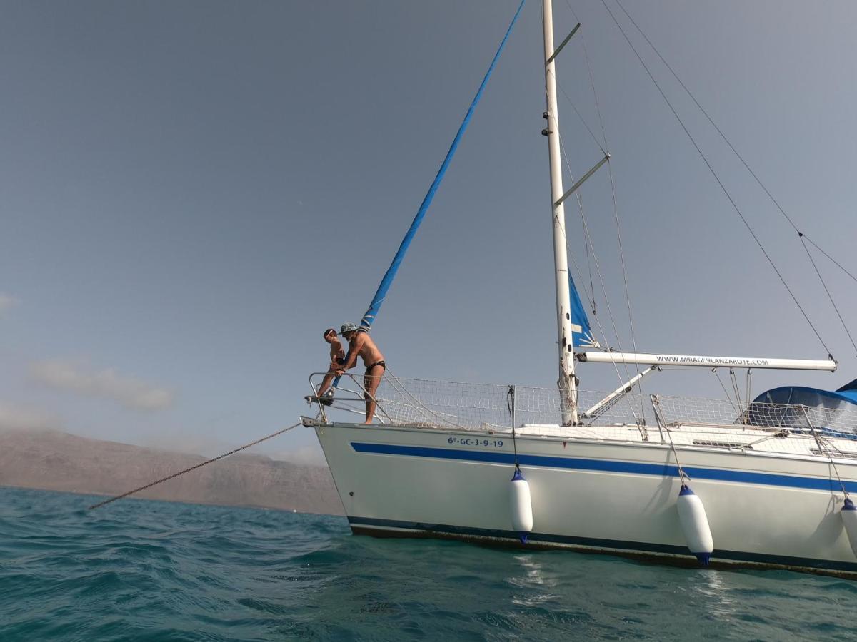 Magnifico Barco En La Graciosa Hotell Caleta de Sebo Exteriör bild