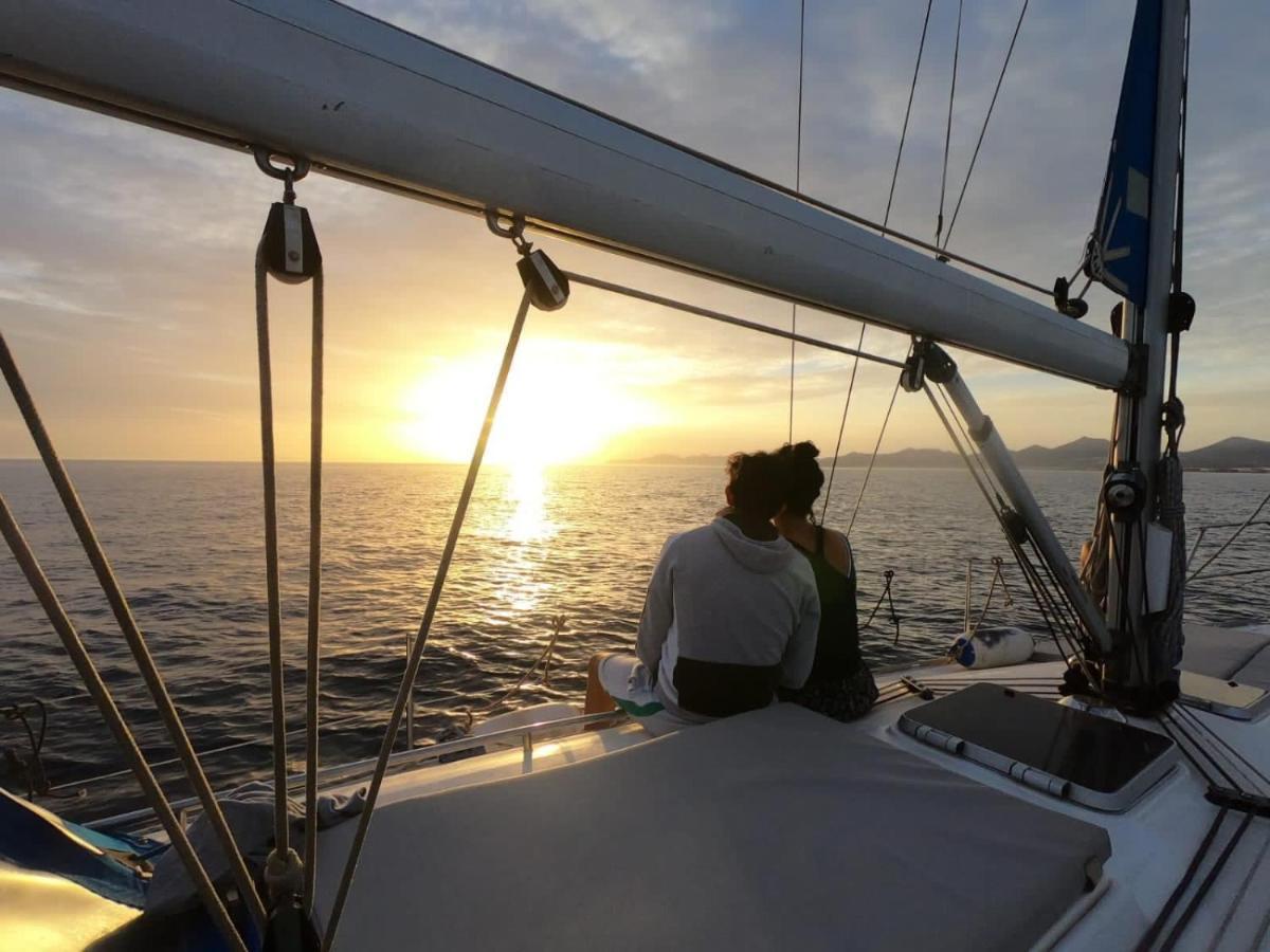 Magnifico Barco En La Graciosa Hotell Caleta de Sebo Exteriör bild