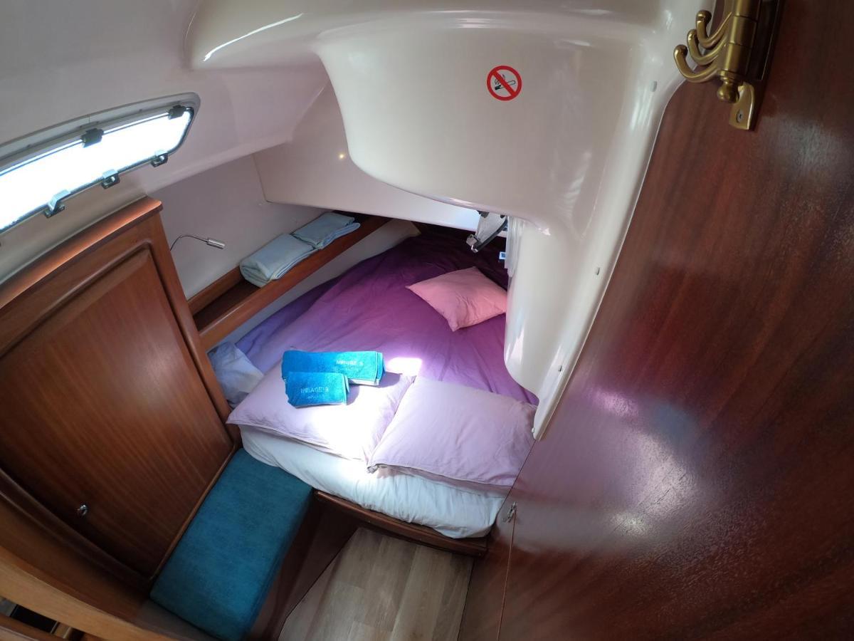 Magnifico Barco En La Graciosa Hotell Caleta de Sebo Exteriör bild