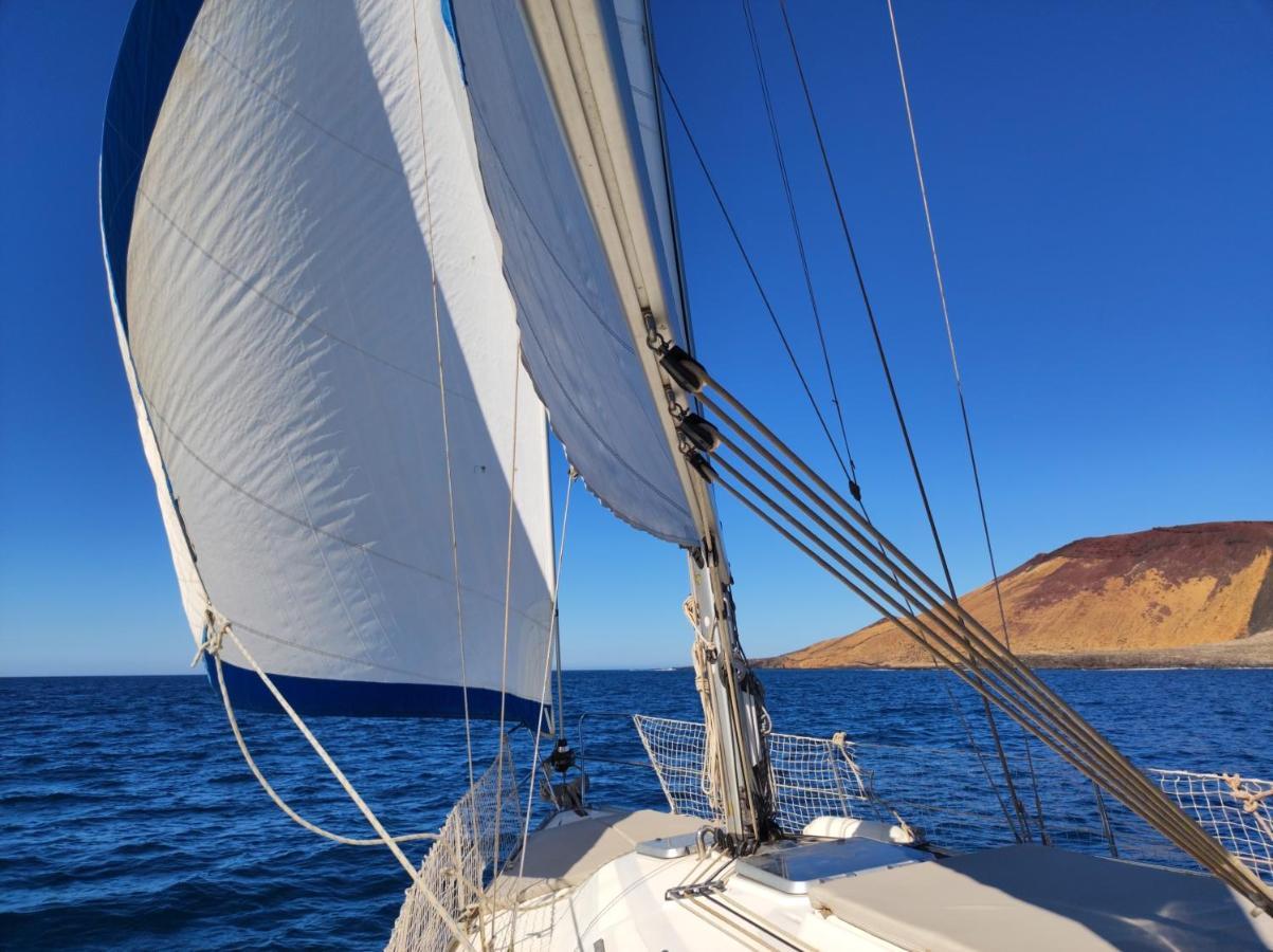 Magnifico Barco En La Graciosa Hotell Caleta de Sebo Exteriör bild
